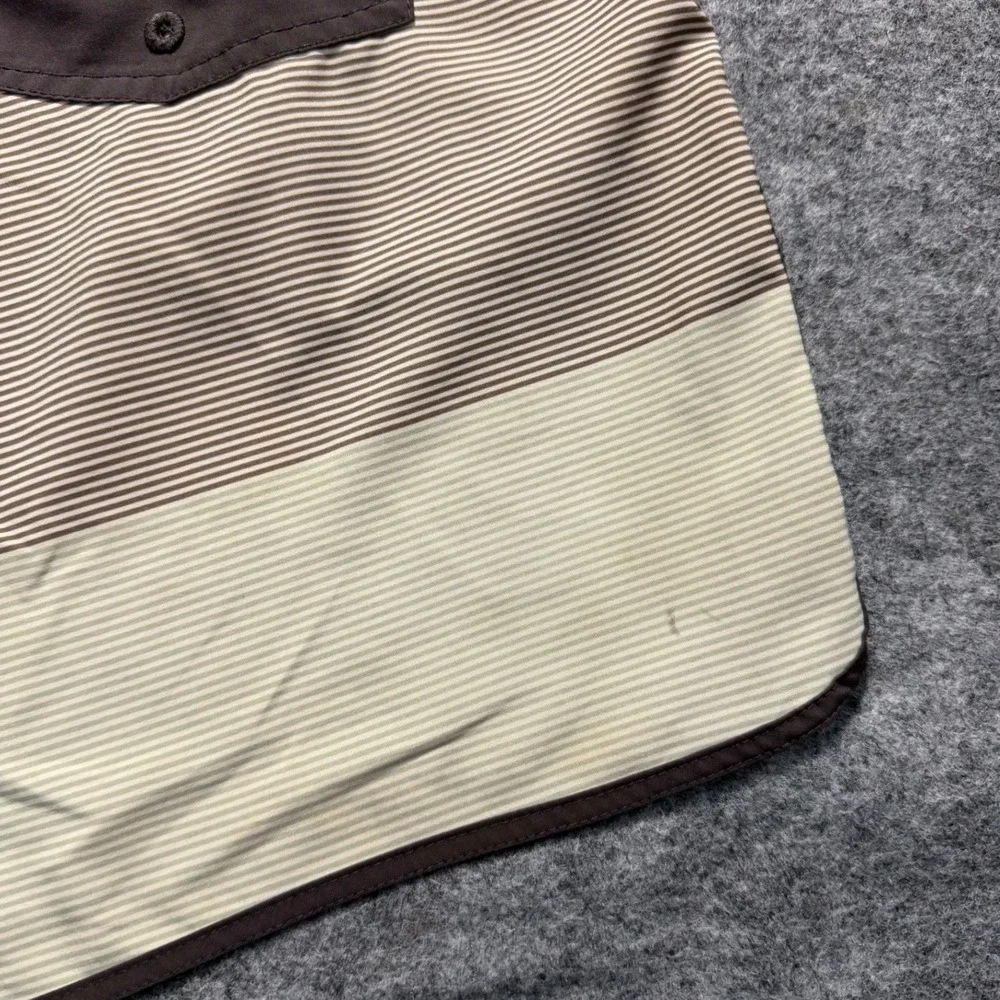 Vuori V314 Mens 32 Cruise Striped Board Shorts 7IN Brown Tan Swim Trunks Unlined